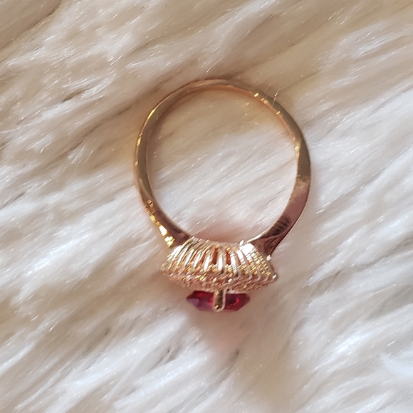 Tear Drop Cubic Zirconia Rose Gold Ring - Picture 4 of 6